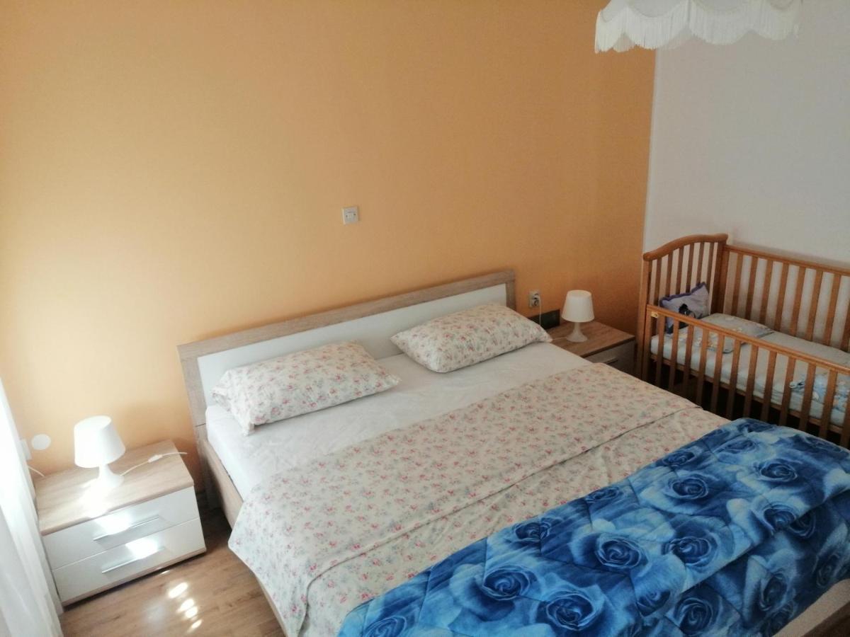 Apartma 2000 *